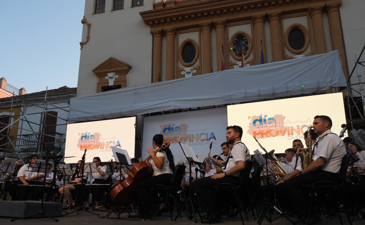 El Alcalde de Puertollano Recibe el 'Quijote de la Provincia' en Reconocimiento a su Gestión Durante el Apagón Eléctrico Histórico 1 El Alcalde de Puertollano Recibe el 'Quijote de la Provincia' en Reconocimiento a su Gestión Durante el Apagón Eléctrico Histórico 1