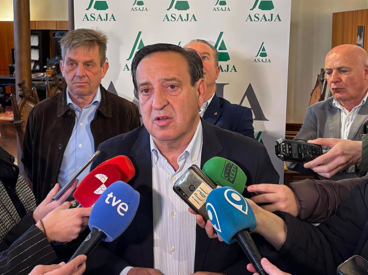 Barato (Asaja) pide a Europa que no "se cargue" la PAC: "Misiles harán falta pero la mejor inversión es la alimentación"