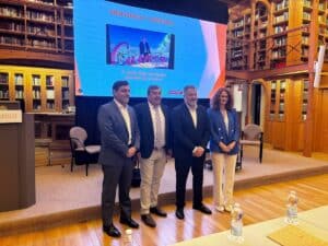 Dolz invita a fabricantes de ladrillos y tejas a instalarse en Cuenca aprovechando su proceso de industrialización