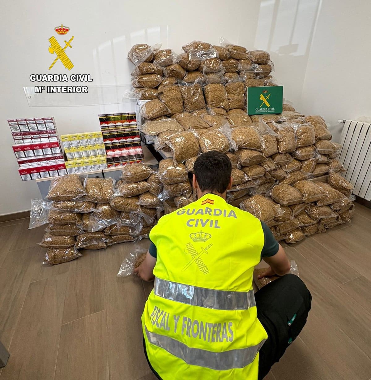 Dos detenidos en Albacete por viajar portando 139 kilos de picadura y 16 cartones de tabaco de contrabando