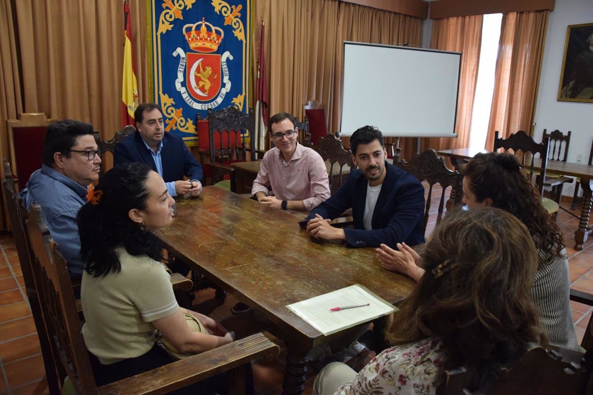 Dos nuevas familias se asientan en la localidad de Huete gracias al Proyecto Arraigo y a la Diputación de Cuenca