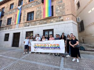 El PSOE de C-LM exige al PP regional que "cuelguen sus banderas LGTBI" en los ayuntamientos que gobiernan con Vox