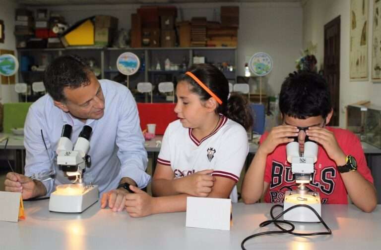 El alcalde de Albacete anima a toda la ciudadanía a poner fin a la contaminación por plásticos