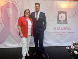 Encarnación Medina Destaca el Compromiso de AMUMA y la Diputación con el Apoyo Humano a Enfermos