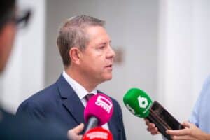 García-Page niega formar parte de una corriente de críticos contra Sánchez: "Yo solo milito en el PSOE"