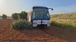Herido conductor de un autobús escolar con 11 niños que han salido ilesos tras salirse de la vía en Pozuelo