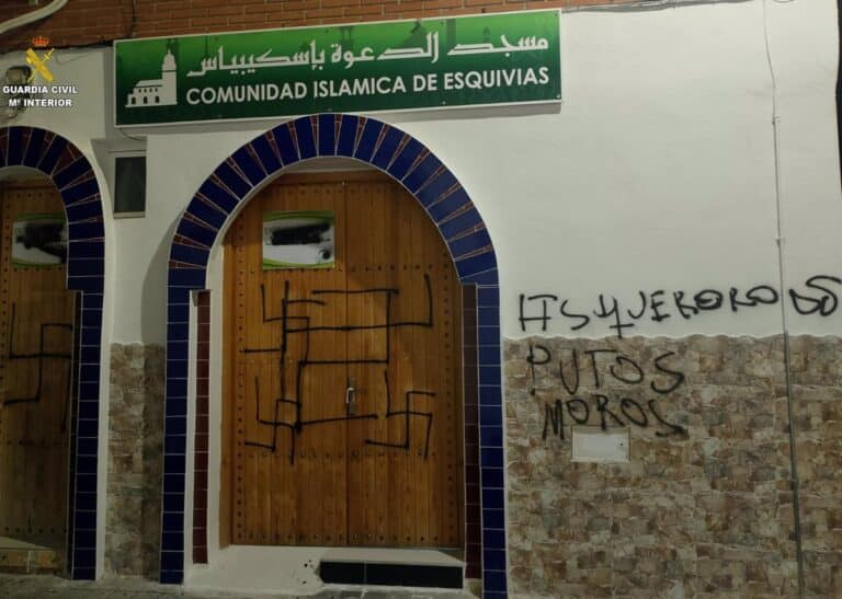 Investigado por hacer pintadas xenófobas y dejar carne de cerdo en un centro de culto islámico en Esquivias