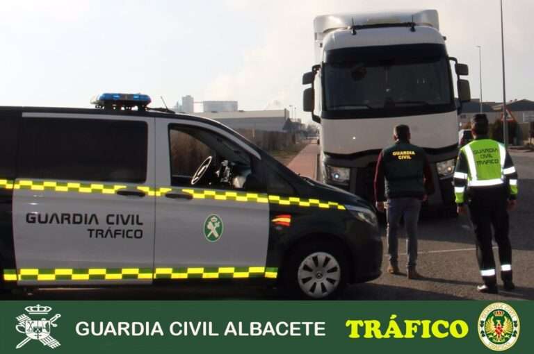 Investigado por provocar un accidente en Tobarra al perder la carga de su vehículo y no avisar a emergencias