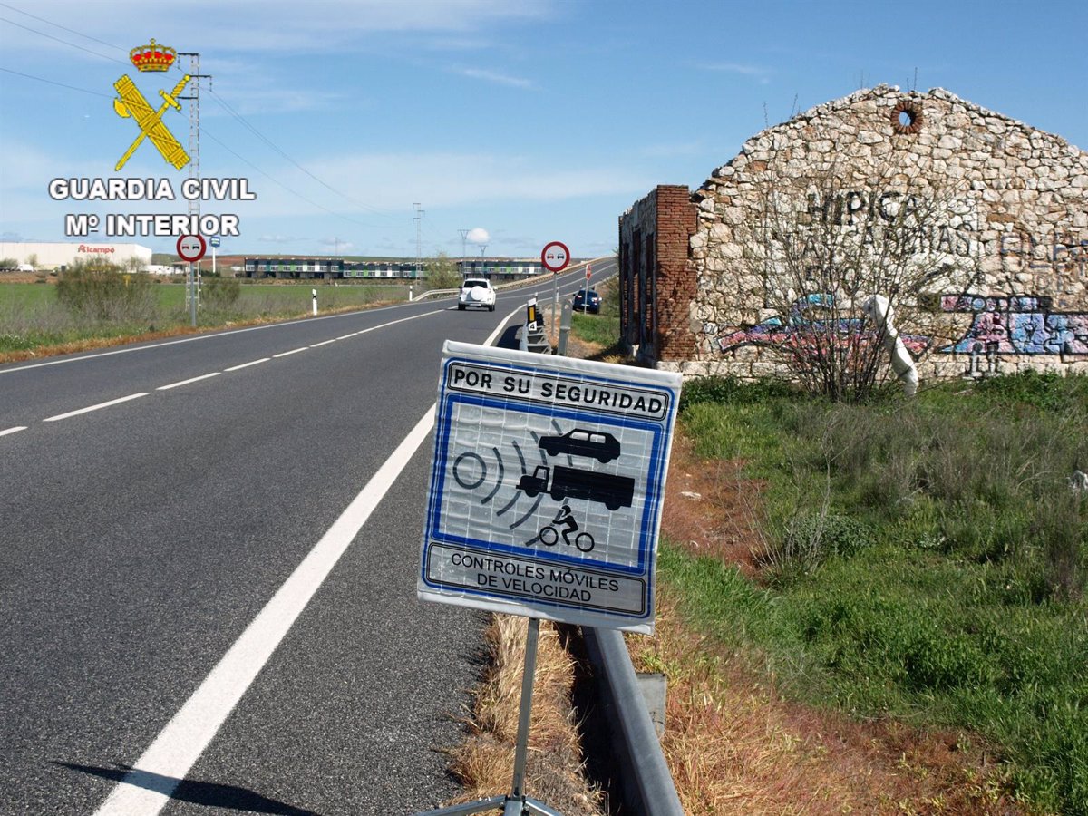 Investigan a un conductor en Motilla del Palancar por circular a 221 kilómetros por hora por la A-3