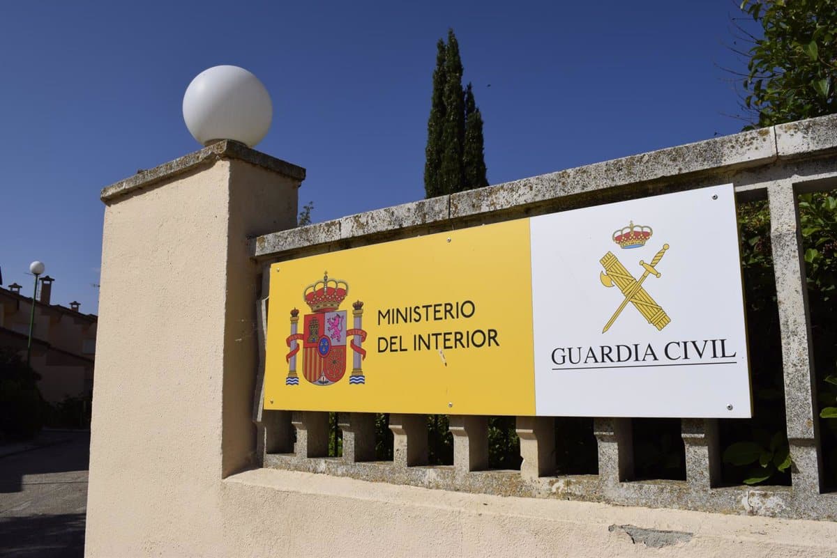 Guardia Civil Albacete investiga a tres personas y busca a otras cinco por cometer siete estafas por Internet