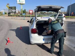 La Guardia Civil detiene a un hombre en Torija que transportaba 4 tabletas de hachís y 2.990 euros en efectivo