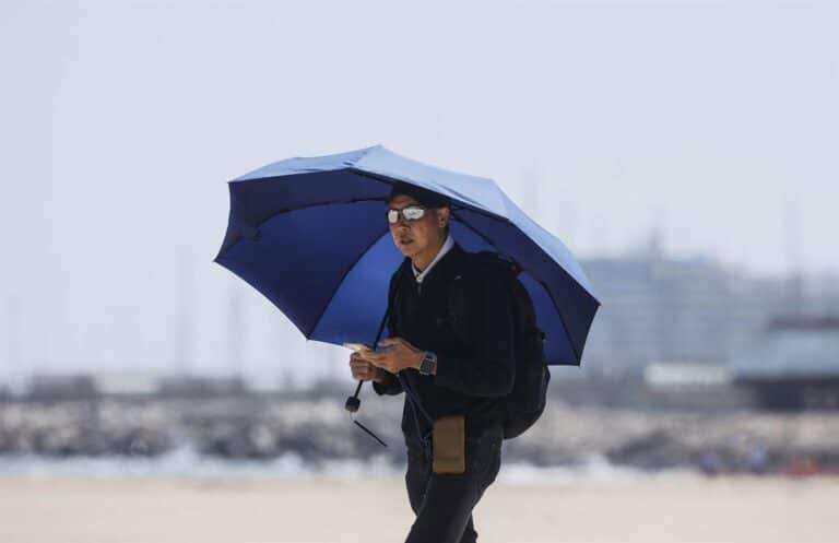 La semana empieza con menos calor en el norte y este peninsular y tormentas en amplias zonas hasta el jueves