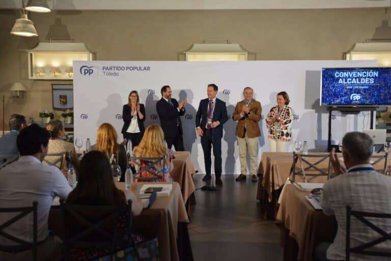 Carlos Velázquez: "Los alcaldes del PP sois el mayor patrimonio de este partido"