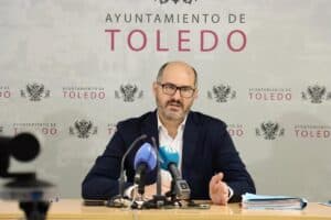 Los megáfonos se esfumarán de las calles de Toledo a partir de septiembre, cuando entre en vigor la ordenanza de turismo