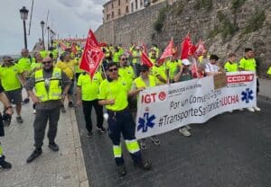Medio millar de transportistas sanitarios de manifiestan en Toledo para exigir condiciones dignas en C-LM