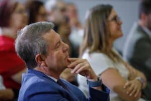 Page apoya "por completo" la posición de España de no sacrificar el futuro para nutrir industria armamentística de EEUU