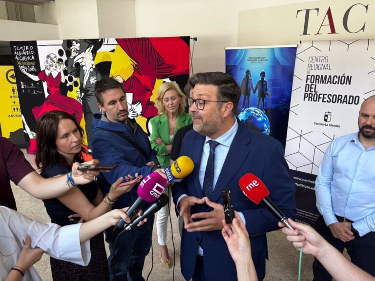 Pastor cree que la empresa está "receptiva" a las reivindicaciones de los auxiliares del Museo Paleontológico de C-LM