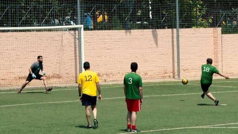 Políticos, periodistas y agentes culturales de Toledo reeditan el fútbol solidario preCorpus organizado por Europa Press