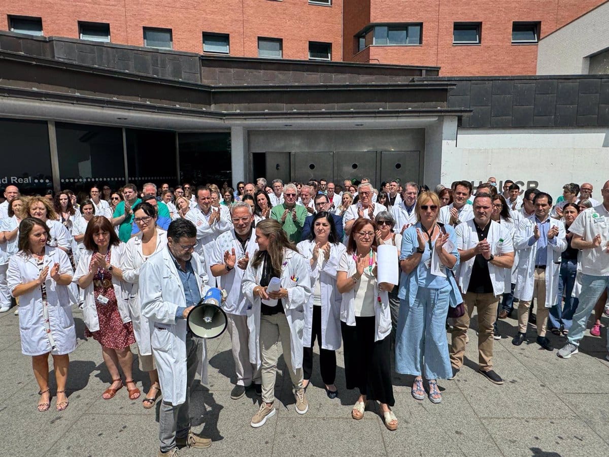 Profesionales del hospital de Ciudad Real claman por la agresión de la familia de una paciente al personal sanitario