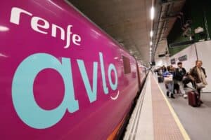 Renfe pone a la venta los billetes para viajar con los descuentos del Verano Joven