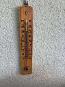 STE-CLM denuncia el "calor extremo" de las oposiciones docentes en la región: "Opositores y tribunales a la brasa"