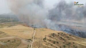 Un incendio forestal en Burujón obliga a la evacuación durante la noche de 33 personas