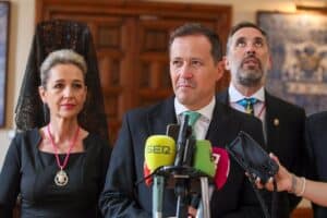 Velázquez agradece a todas las personas que hacen posible el Corpus para que Toledo "luzca y brille más que el sol"
