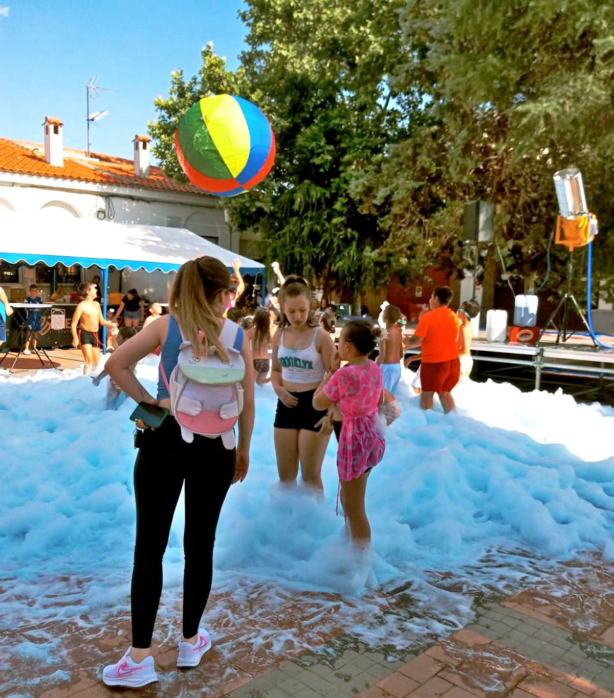 Fin de Semana de Diversión en El Abulagar: La Espuma es la Protagonista de un Evento Lleno de Actividades 1 Fin de Semana de Diversión en El Abulagar: La Espuma es la Protagonista de un Evento Lleno de Actividades 1