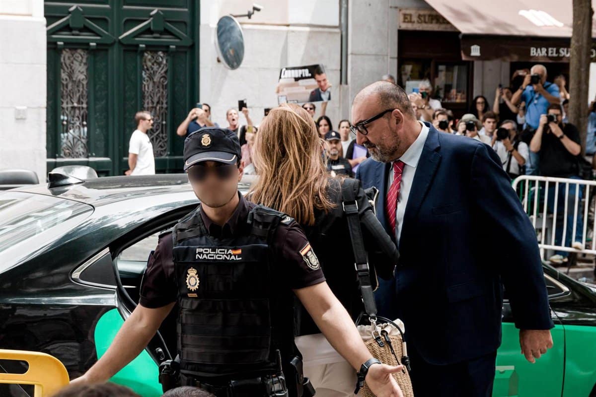 Agudo (PP) siembra dudas por una adjudicación en C-LM a una empresa del 'caso Koldo' y Junta y PSOE piden su dimisión