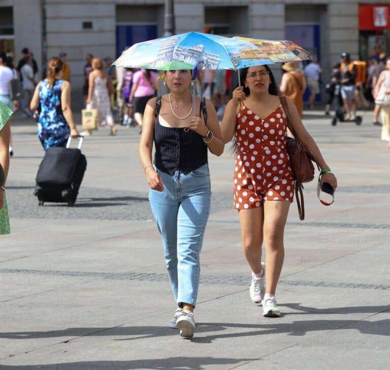 Un total de 35 provincias, cuatro de C-LM, estarán este sábado en aviso por calor y tormentas