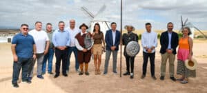 Cautivan a Creadores de Contenido en Criptana con Molienda Tradicional y Escenificación del Quijote
