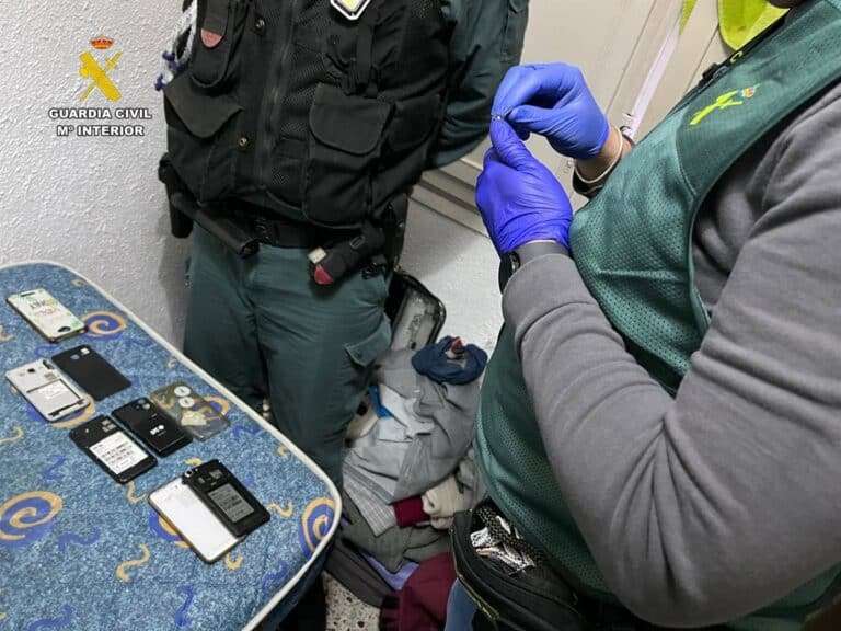 Detenida una trama acusada de estafar casi 1,6 millones de euros por internet en localidades como Cuenca