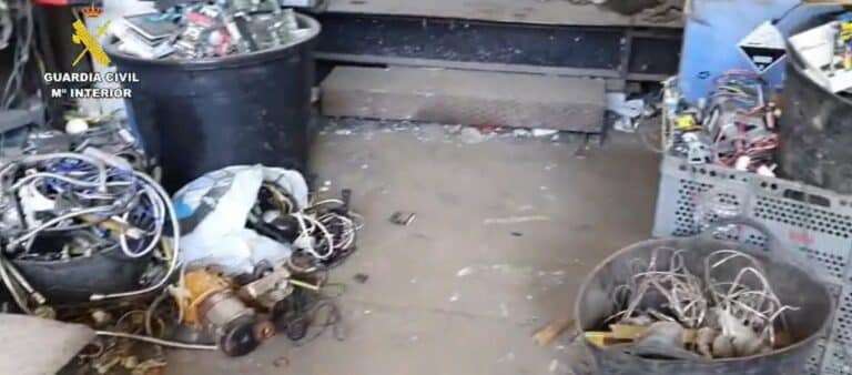 Detenidos los presuntos autores del robo de cable de cobre en el Ave que afectó a miles de viajeros en mayo