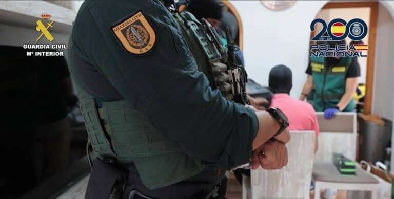 Detenidos tres presuntos miembros de una organización dedicada al robo de sucursales bancarias en toda España