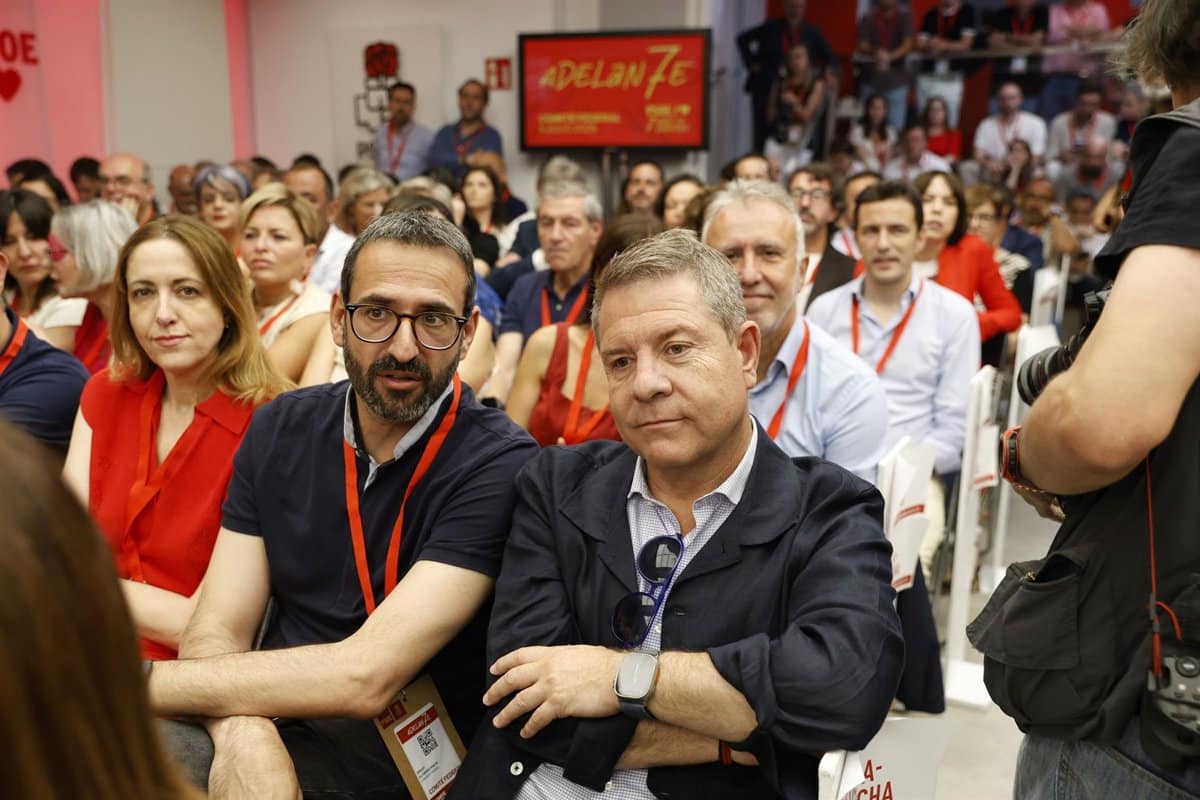 PSOE C-LM lamenta que Ferraz no tenga en cuenta a Page, "que gana elecciones", y defiende su derecho a discrepar