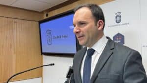 El alcalde de Ciudad Real acusa a Renfe y a Adif de "desprestigiar" un servicio esencial para la ciudad