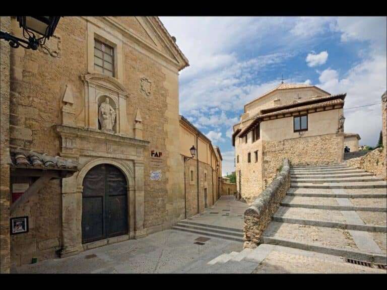 El pintor José María Albareda presenta la muestra 'Identidades' en la FAP de Cuenca hasta finales de septiembre