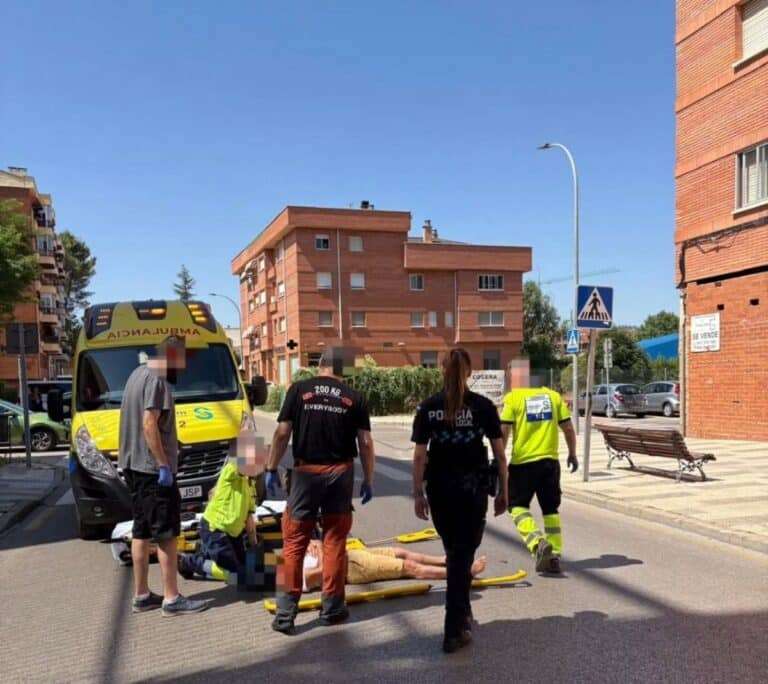 Herido un motorista tras un accidente con un turismo en la calle de la Guardia Civil de Cuenca