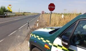 Investigado al circular con su vehículo a 222 km/h en una carretera limitada a 90 km/h en Casas Ibáñez