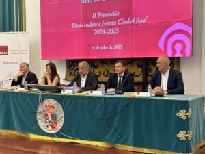 La UCLM propicia la inserción laboral de tres personas con discapacidad a través de su programa pionero de inclusión