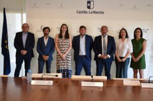La nueva Cátedra de Transporte a la Demanda en C-LM investigará para mejorar la eficiencia del servicio y divulgarlo