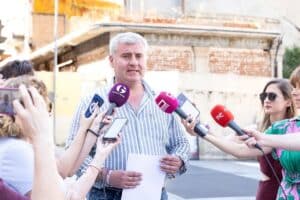 Los muros de hormigón que rodean el edificio Maragato de Guadalajara se retirarán para los encierros por el casco
