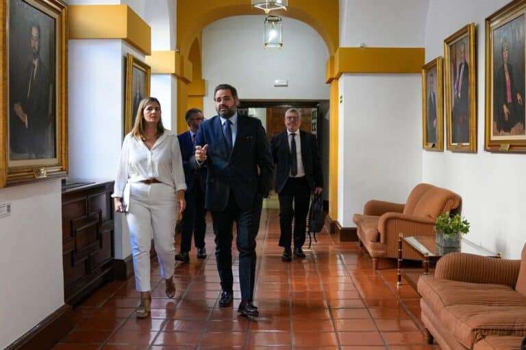 Núñez (PP) le dice a Page que "las cesiones al separatismo" se evitan si sus diputados lo rechazan en el Congreso