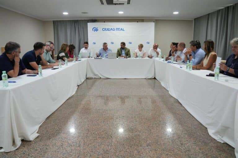 Núñez exige a Page cumplir el Pacto Regional por el Agua y asegura que defenderá el agua para C-LM "por encima de todo"