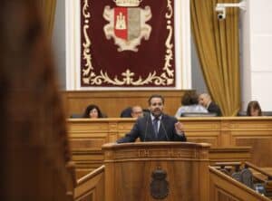 Núñez pide a Page parar el acuerdo de financiación con Cataluña en el Congreso y el PSOE le pide "coherencia"