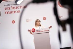 PSOE C-LM insta a Núñez a romper con Vox en ayuntamientos y diputaciones después de su petición de deportar inmigrantes