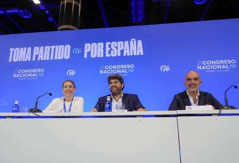 VÍDEO: PP aprueba su ponencia de Estatutos con "un mensaje de ejemplaridad" frente a una "cúpula del PSOE corrompida"