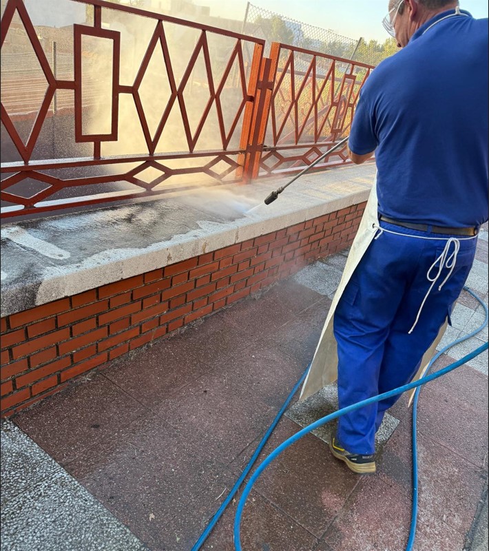 Limpieza Urbana Intensificada: El Ayuntamiento de Puertollano Mejora el Mantenimiento en Todas las Zonas Residenciales 5 Limpieza Urbana Intensificada: El Ayuntamiento de Puertollano Mejora el Mantenimiento en Todas las Zonas Residenciales 5