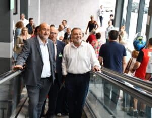 El Gobierno regional formaliza el contrato para la modernización del alumbrado y redes eléctricas de 'El Terminillo'