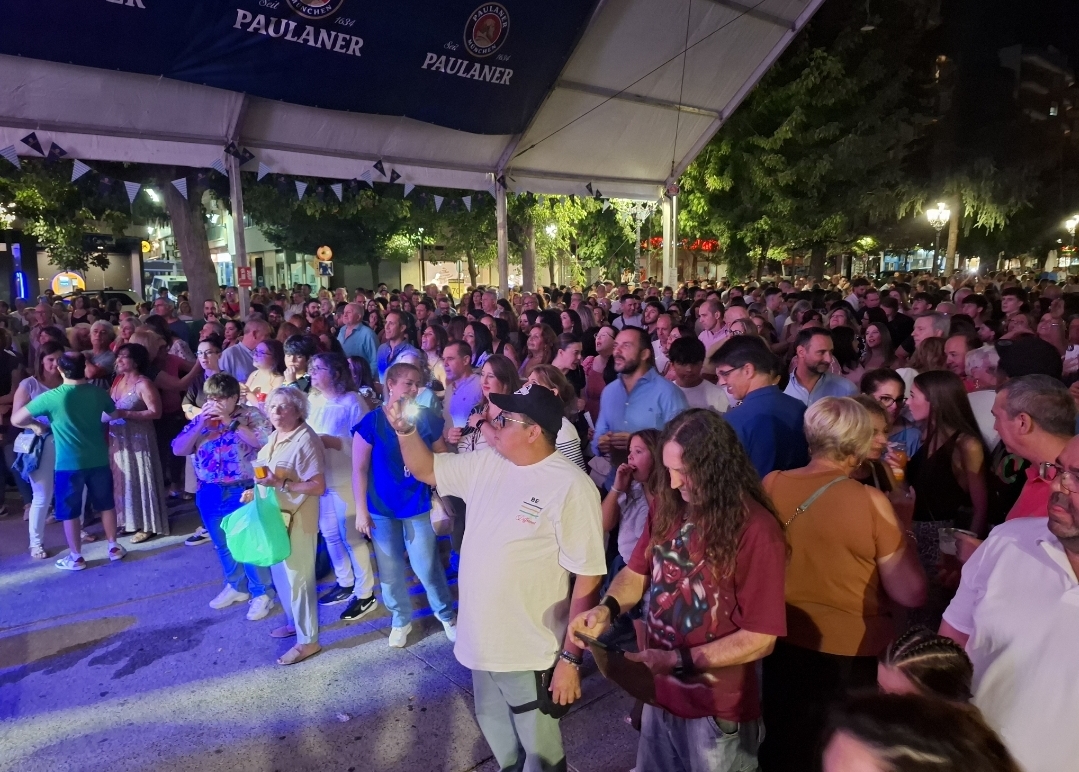 La Fiesta de la Cerveza arranca al ritmo de los mayores éxitos de los años 80 1 Fiesta de la Cerveza en Puertollano